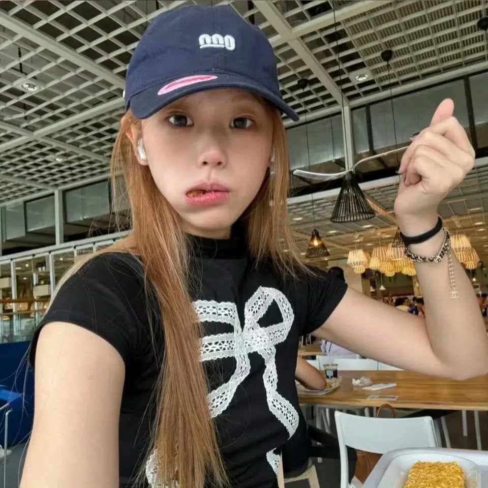 在异国海报